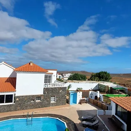 Casa Natura Ainhoa בית אירוח